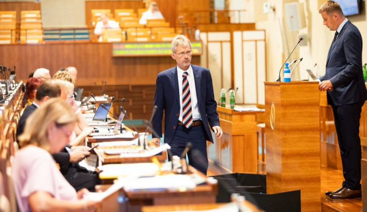 Senátoři se obrátí na Ústavní soud. Nové vyhlášení nouzového stavu je protiústavní, tvrdí