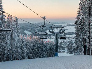 Skicentrum Deštné ukončilo lyžařskou sezonu. Lyžovalo se jen devět dní