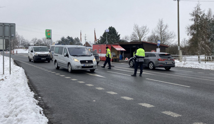 Nejčastější výmluva řidičů na kontrolních stanovištích? Cesta za nákupem nebo do přírody