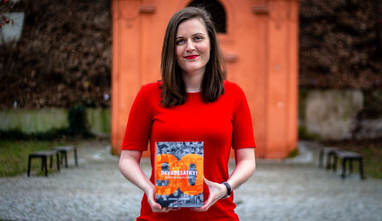 Nejsem nostalgik, který tvrdí, že dříve bylo lépe, říká autorka knihy Devadesátky Johana Fundová