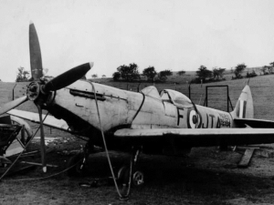 Pilotovat ikonickou stíhačku Spitfire je velká zodpovědnost a pocta, říká Jiří Horák