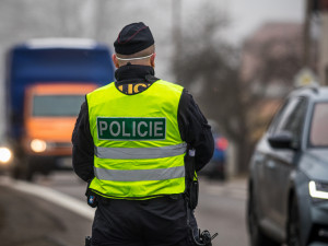 Dodržování opatření v kraji? Řidiči pod vlivem a cizinci bez dokladů
