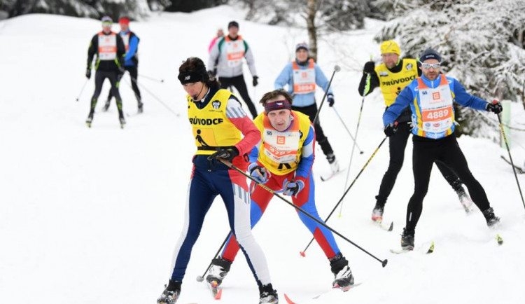 Třetina startovného na Virtuální ČEZ SkiTour vybaví díky Hervisu na zimu nevidomé účastníky