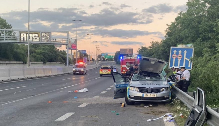 V červenci způsobila nehodu, při níž zemřel policista. Obviněná žena dnes přiznala, že řídila opilá