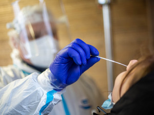 Přesně před rokem Královéhradecký kraj potvrdil první případ nakažení koronavirem