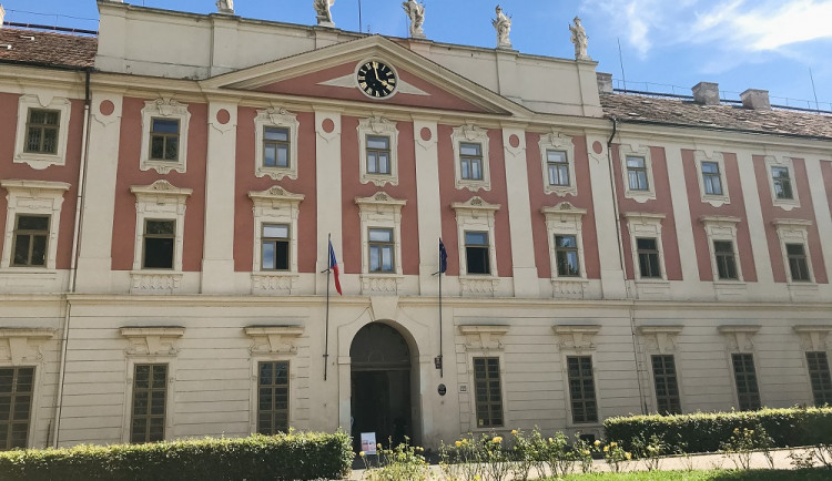 Lidé díky pandemii našli méně známé památky. Ty nejnavštěvovanější si vydechly