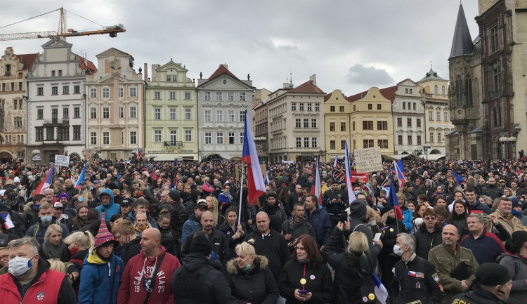 Na nedělní demonstrace v Praze budou dohlížet stovky policistů