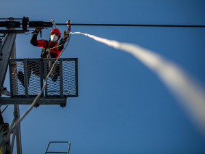 Hasiči v Deštném nacvičovali záchranu osob z lanovky