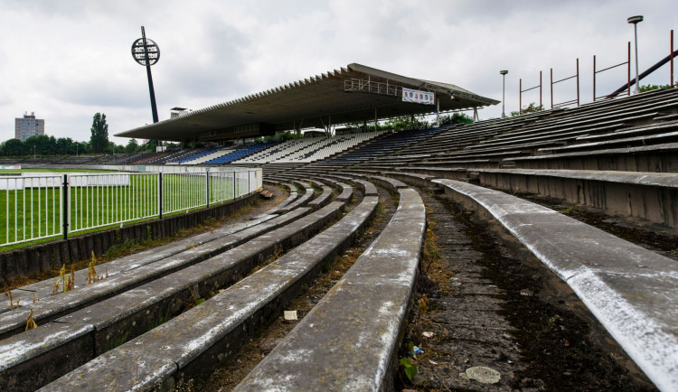 Do konce března město zveřejní jméno společnosti, která postaví fotbalový stadion v Hradci Králové