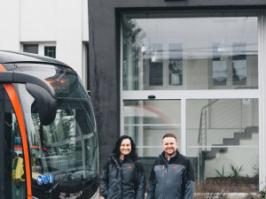 Hradecký dopravní podnik přestrojí své zaměstnance do nových uniforem