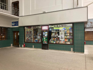 Knihkupectví na hlavním nádraží v Hradci přišlo kvůli pandemii o zákazníky. Funguje přes 50 let