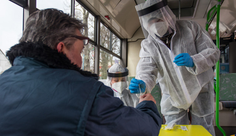 BusLine bude řidiče testovat v covidovém autobuse. Jezdit bude po našem i sousedním kraji