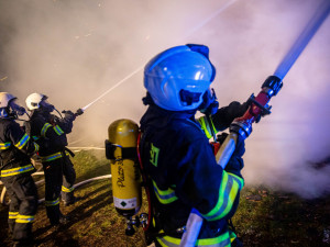 V Jasenné na Náchodsku hořel dům. Škoda je 400 tisíc korun