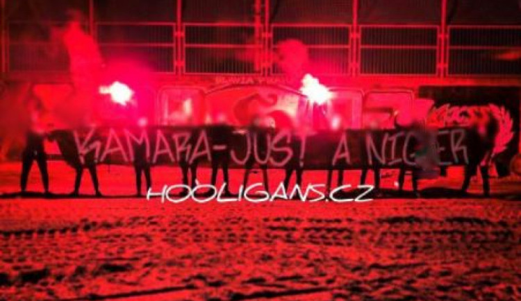Na autory rasistického vzkazu podala Slavia trestní oznámení