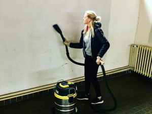 Gymnastický spolek z Hradce nemá kde cvičit, staví si proto vlastní tělocvičnu. Na rekonstrukci uspořádal sbírku