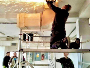 Gymnastický spolek z Hradce nemá kde cvičit, staví si proto vlastní tělocvičnu. Na rekonstrukci uspořádal sbírku