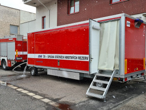 Hasiči a veterináři dnes likvidují ohnisko ptačí chřipky v Dobřenicích