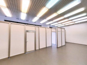 V Rychnově nad Kněžnou začal zkušební provoz očkovacího centra