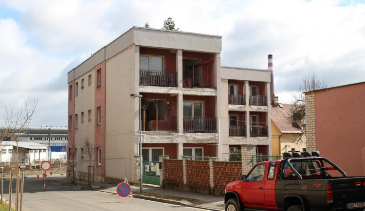 Dvůr Králové nad Labem staví nové byty pro lidi v nouzi. Vzniknou v rámci rekonstrukce Domu Žofie