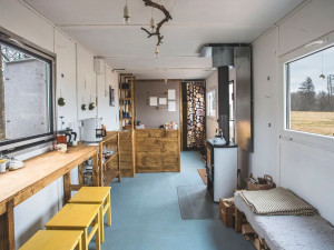 Kulturní sauna NUUK v Hradci Králové je prázdná, ze břehu ji hlídají nutrie. Letos oslaví páté narozeniny