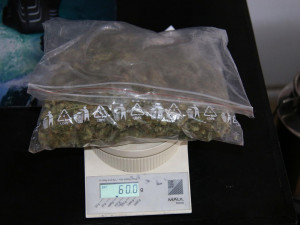 Místo hlídání svěřenou neteř znásilnil a celý akt si nafotil. Muži z Náchodska teď hrozí 12 let vězení