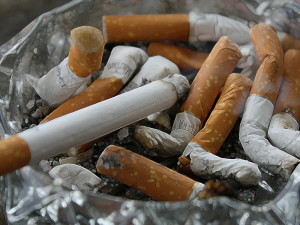 Lékařka: Někteří lidé kvůli covidu přestávají kouřit, bojí se o zdraví