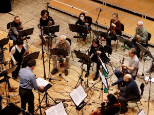 Hradecká filharmonie obvolává své abonenty, navzájem si vyjadřují podporu