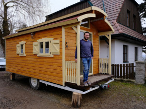 Maringotku proměnil Ondřej Vácha za šest měsíců v rodinný klenot, teď se mu hrnou další zakázky na přestavby