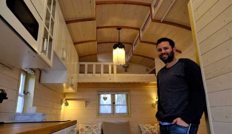 Maringotku proměnil Ondřej Vácha za šest měsíců v rodinný klenot, teď se mu hrnou další zakázky na přestavby