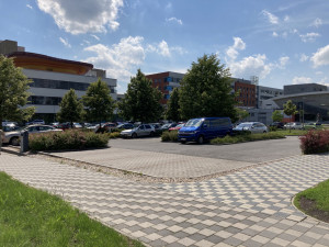Fakultní nemocnice Hradec Králové rozšiřuje očkovací místa. Chce aplikovat 30 tisíc dávek měsíčně