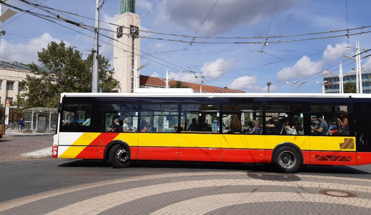 Dopravní podnik chystá Májový vzkazník, lidé si budou v MHD nechávat osobní vzkazy
