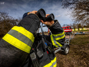 Hasiči na Rozkoši zachraňovali dva kitesurfaře. Akci se hasičům podařilo nafotit