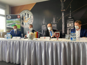 Hradec Králové podepsal smlouvu na nový fotbalový stadion. Hotovo má být do dvou let