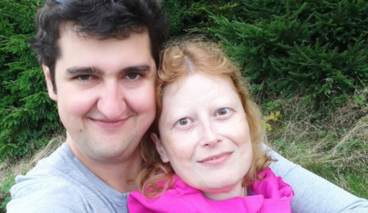 Lenka má vážně nemocné plíce. Shání peníze na přístroje, které jí pomohou přežít