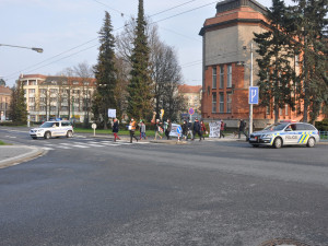 Desítky lidí v Hradci Králové podpořili nezávislost České televize