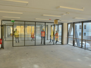 Stavební práce v Gayerových kasárnách skončí v květnu. Kompletně hotovo bude do konce roku