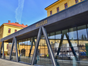 Stavební práce v Gayerových kasárnách skončí v květnu. Kompletně hotovo bude do konce roku