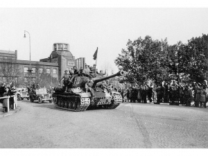 Jako první do města dorazila americká armáda. Jak vypadal konec války v Hradci Králové?