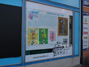 Ve Dvoře Králové mají obrazovou výstavu na veřejných místech – Umění bez galerie