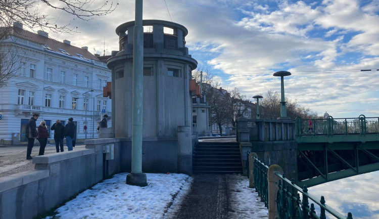 Hradecká radnice chce zrekonstruovat poslední kiosek. Do posledně opraveného se nastěhuje zmrzlinář