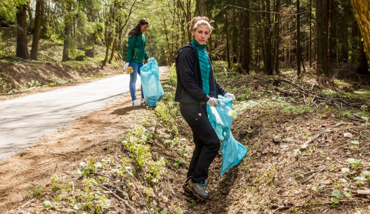 To terénu Krkonoš vyráží téměř čtyři stovky lovců odpadků