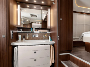 Podlahové topení, myčka na nádobí nebo garáž na auto – podívejte se na nejluxusnější karavan současnosti