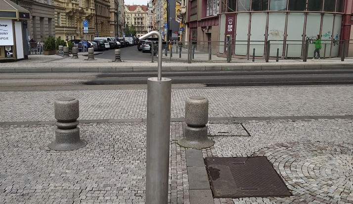 V Praze 2 jsou čtyři nová vodní mlžítka. Lidé je najdou na Ostrčilově nebo Palackého náměstí