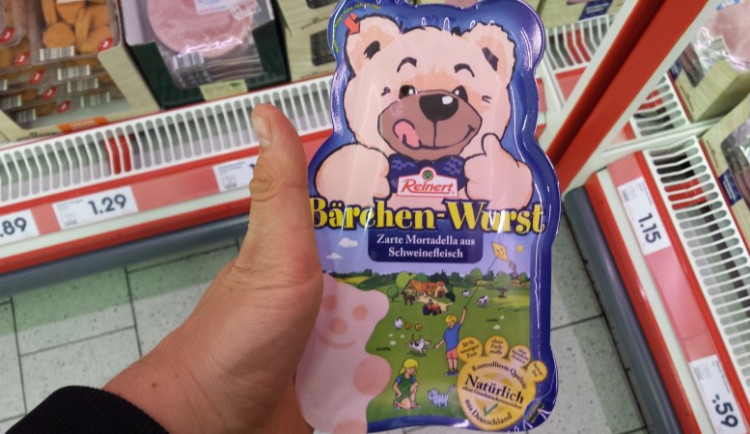 Kontroloři varují před kovovým prachem v medvídkově mortadele