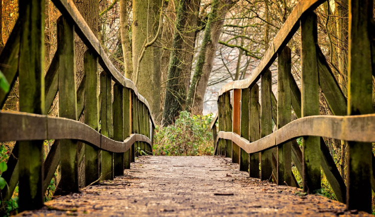 Park se zámkem v Lázních Bělohrad čeká rekonstrukce. Nejdřív je třeba získat dotaci