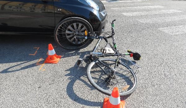 Mnoho cyklistů se domnívá, že mají absolutní přednost, varují policisté. Vážných nehod v kraji přibývá