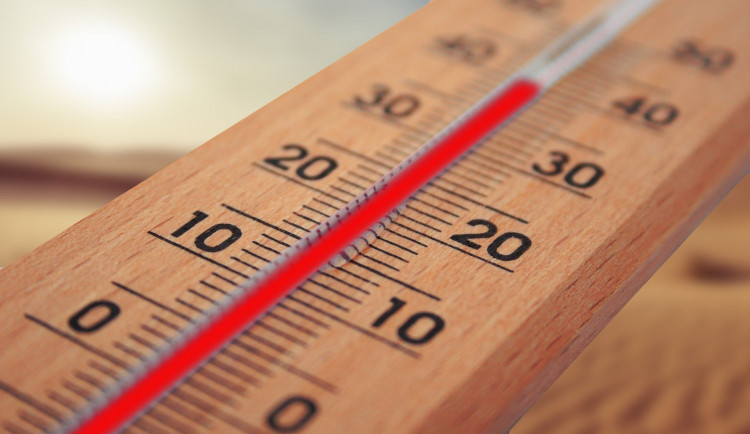 Meteorologové vydávají varování před požáry a vysokými teplotami. Platit bude celý víkend