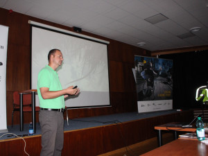 Na polygonu v Sosnové térují učitelé autoškol