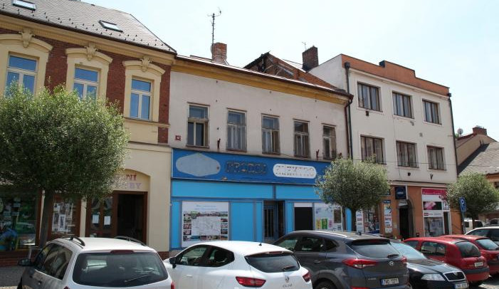 Dvůr Králové nad Labem, prodej, škola, ubytování, minipivovar, investice, rekonstrukce, náměstí