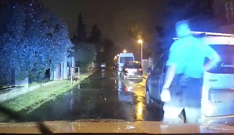 Po oslavě narozenin v práci usedl muž za volant. Nadýchal přes 1,8 promile